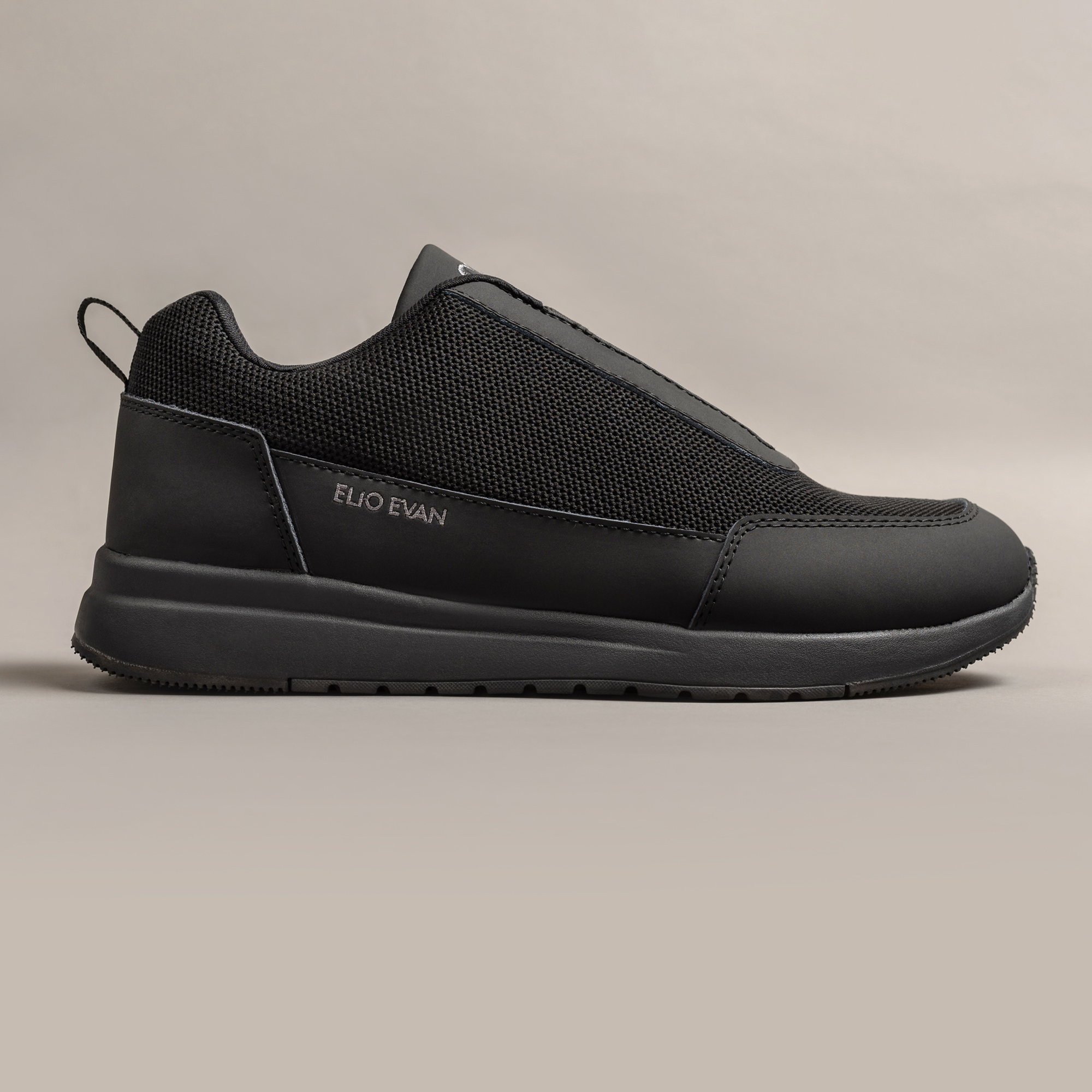 Zwarte lage herensneaker