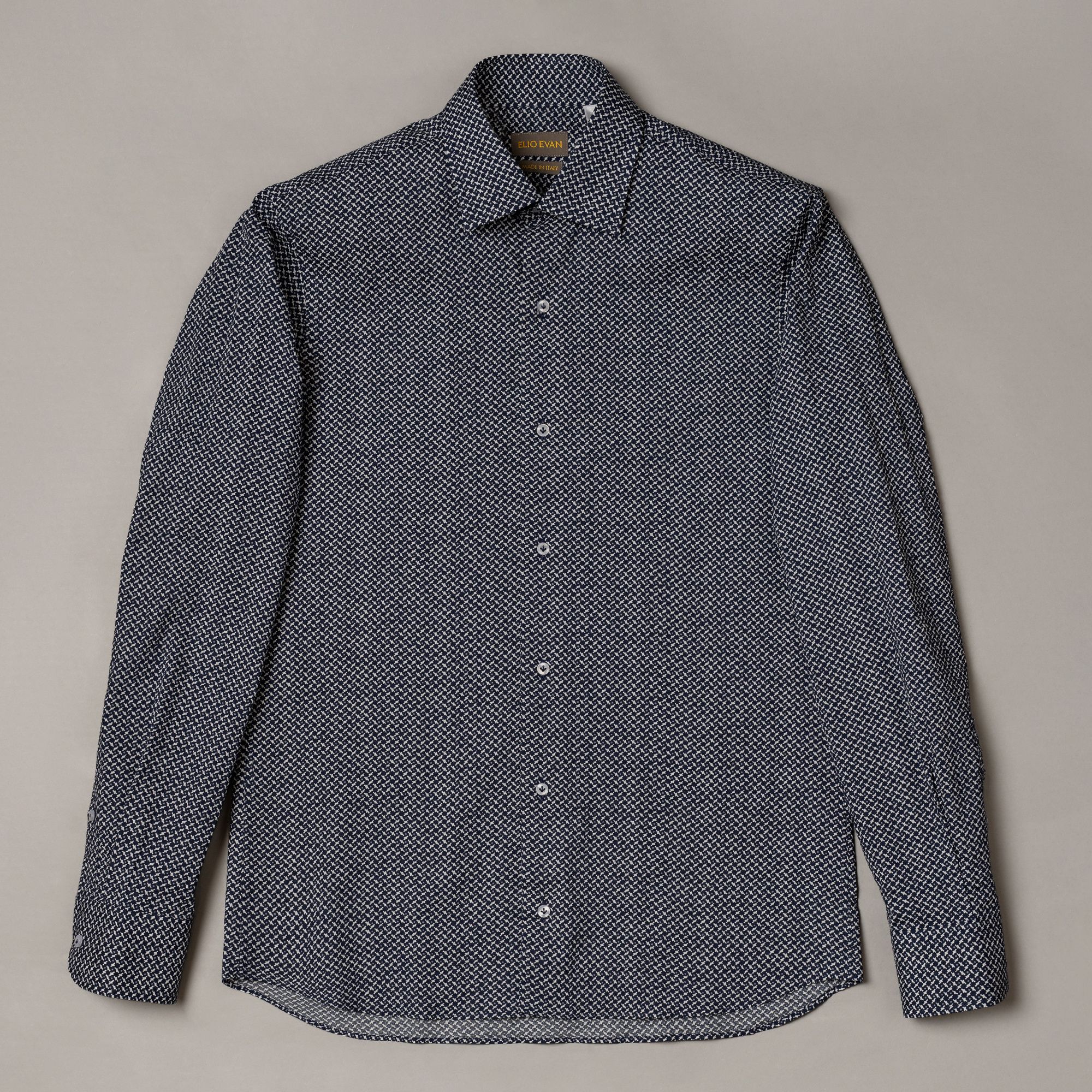 Blaues Hemd mit Semi-Pointed-Kragen