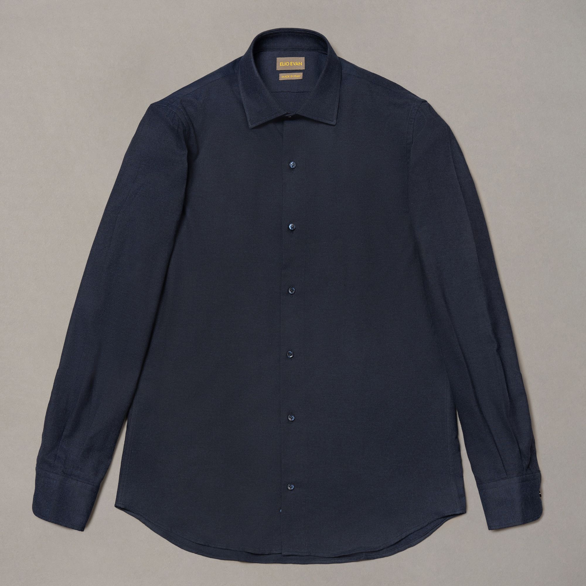 Camicia blu con colletto semipuntato