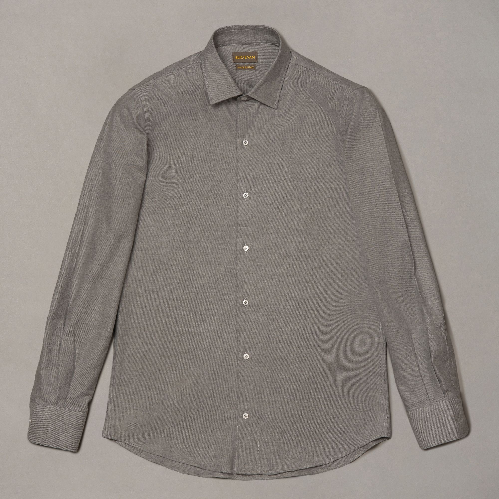 Camicia grigia a collo semipuntato